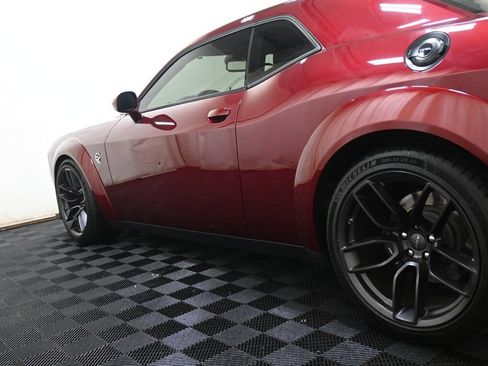 Used 2018 Dodge Challenger SRT Hellcat RWD image 12