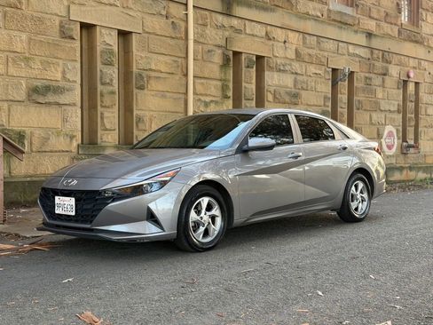 Used 2021 Hyundai Elantra SE FWD image 31