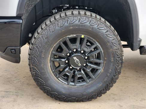 New 2026 Chevrolet Silverado 2500 ZR2 image 18