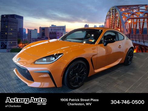 Used 2023 Toyota GR86 10th Anniversary SE image 6