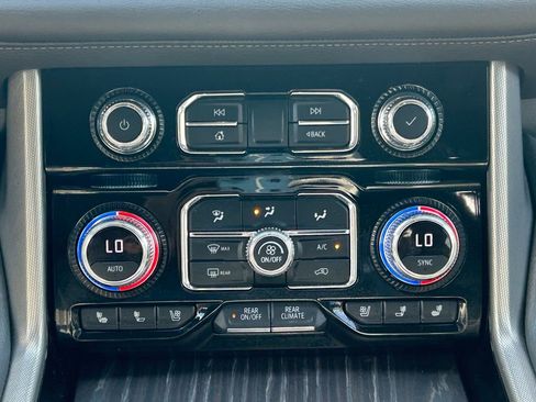 Used 2021 GMC Yukon Denali w/ Denali Premium Package image 20