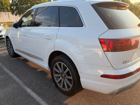 Used 2019 Audi Q7 3.0T Premium Plus w/ Premium Plus Package AWD/4WD image 4
