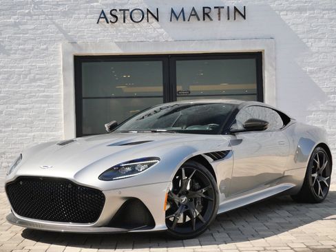 Used 2023 Aston Martin DBS Coupe RWD image 24