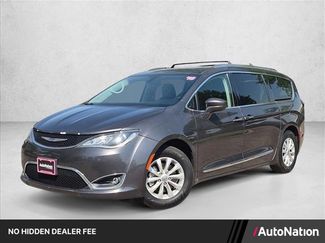 Used 2018 Chrysler Pacifica Touring-L FWD video 1