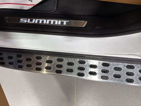 Used 2024 Jeep Grand Cherokee L Summit image 40