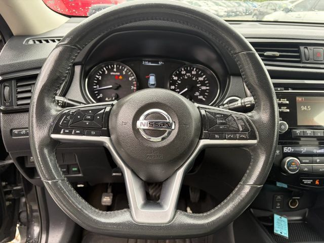 Used 2017 Nissan Rogue SV FWD image 14