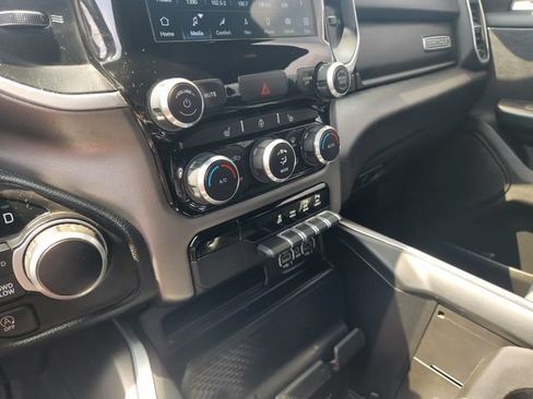 Used 2022 RAM 1500 Big Horn AWD/4WD image 18