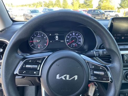 Used 2023 Kia Forte LXS w/ LXS Technology Package image 25