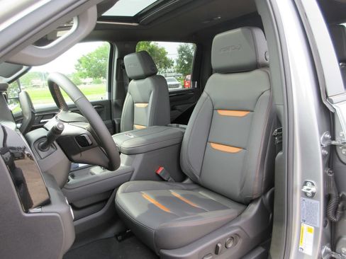 New 2026 GMC Sierra 2500 AT4 w/ AT4 Premium Plus Package AWD/4WD image 11