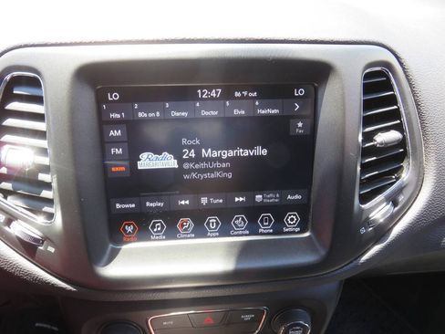 Used 2019 Jeep Compass Trailhawk w/ Cold Weather Group AWD/4WD image 20