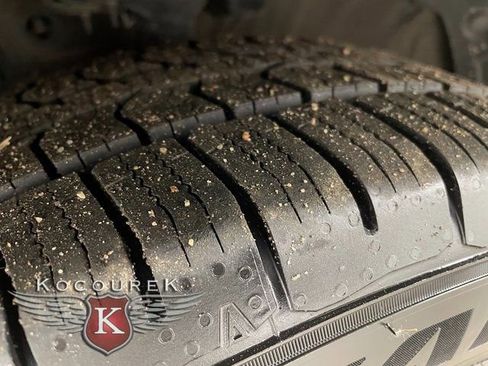 Used 2023 Hyundai Venue SEL image 8