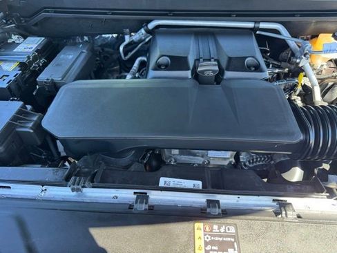 Used 2025 Chevrolet Colorado ZR2 w/ Technology Package image 28