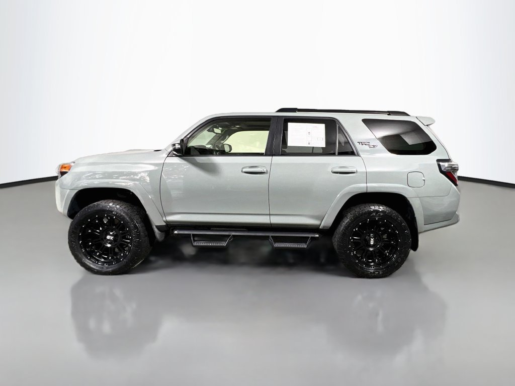 Used 2022 Toyota 4Runner TRD Off-Road Premium AWD/4WD image 7