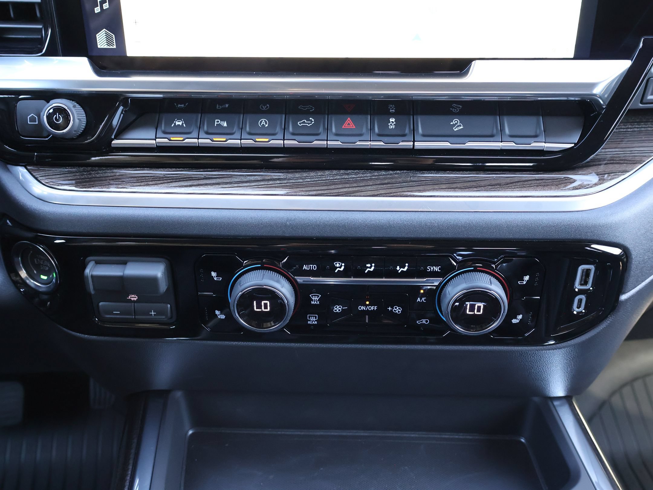Used 2026 Chevrolet Silverado 1500 LT Trail Boss w/ LT Trail Boss Premium Package AWD/4WD image 20