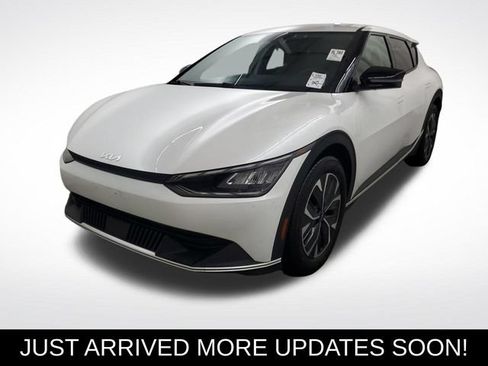 Used 2023 Kia EV6 Light RWD image 1