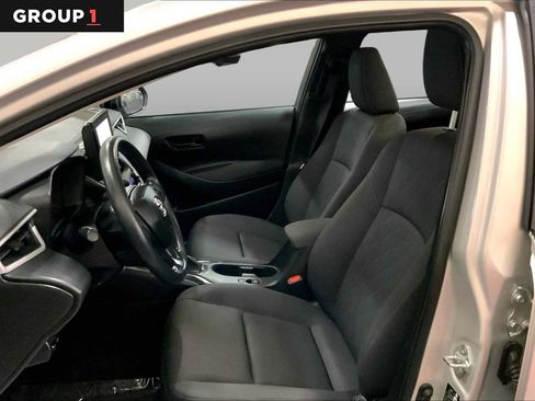 Used 2025 Toyota Corolla LE FWD image 8