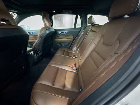 Certified 2024 Volvo V60 B5 Cross Country Ultimate w/ Protection Package Premier AWD/4WD image 26
