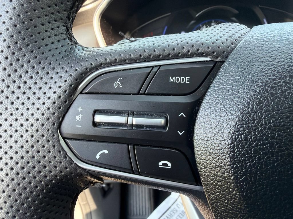 Used 2020 Hyundai Santa Fe Limited AWD/4WD image 15