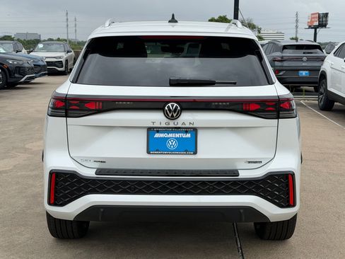 New 2026 Volkswagen Tiguan SEL R-Line AWD/4WD image 10