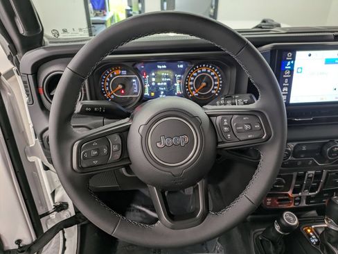 Used 2026 Jeep Wrangler Unlimited Rubicon AWD/4WD image 21