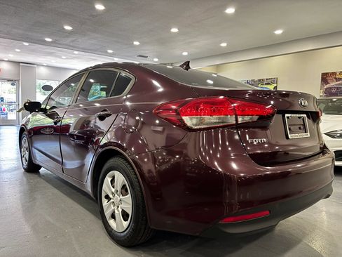 Used 2017 Kia Forte LX FWD image 5
