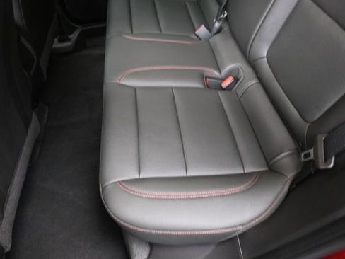 Used 2025 Chevrolet Trax RS FWD image 21