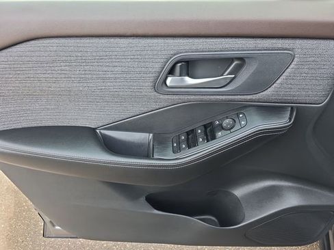 Certified 2022 Nissan Rogue SV image 13