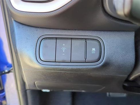 Used 2024 Hyundai Venue Limited image 21