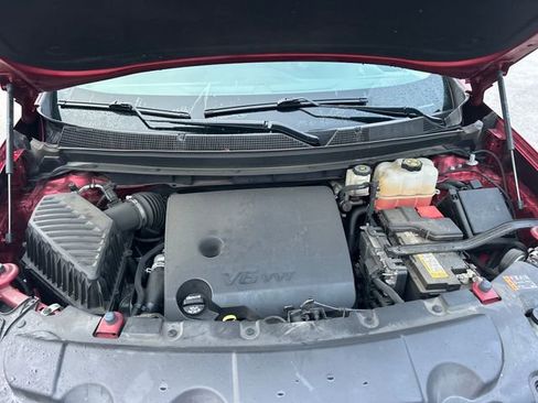 Used 2021 Chevrolet Traverse RS image 37