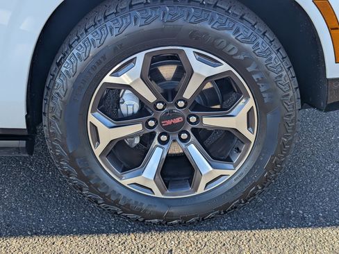 Used 2025 GMC Yukon AT4 Ultimate w/ LPO, Floor Liner Package image 10