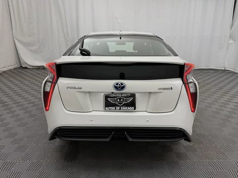 Used 2018 Toyota Prius Three Touring w/ Appearance Package FWD image 6