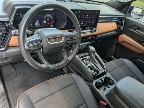 Used 2025 GMC Canyon AT4 AWD/4WD image 4