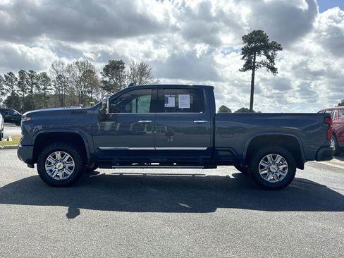 Used 2024 Chevrolet Silverado 2500 High Country w/ High Country Premium Package image 7