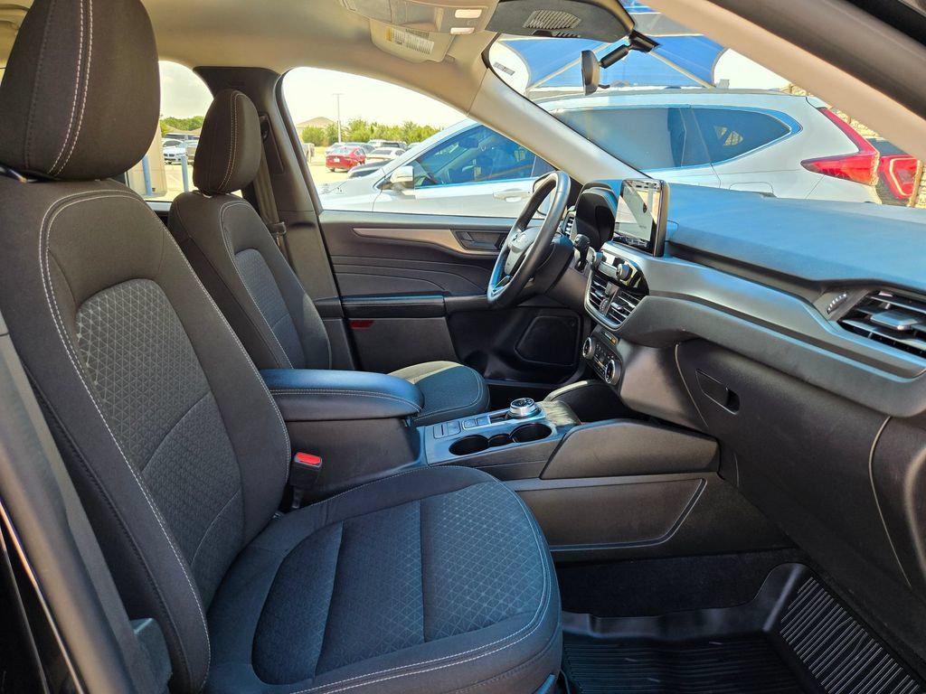 Used 2024 Ford Escape Active AWD/4WD image 25