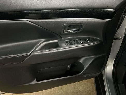 Used 2020 Mitsubishi Outlander LE AWD/4WD image 11
