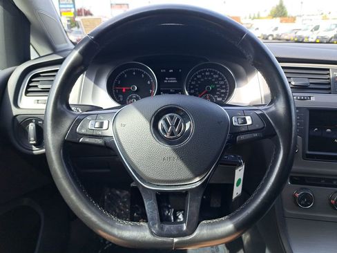 Used 2016 Volkswagen Golf S FWD image 18