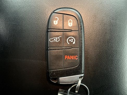 Used 2019 Jeep Grand Cherokee Limited AWD/4WD image 10