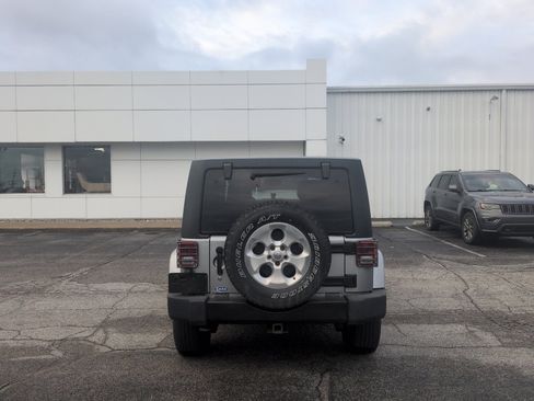 Used 2013 Jeep Wrangler Unlimited Sahara w/ Dual Top Group image 7