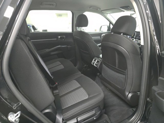 Used 2023 Kia Sorento LX AWD/4WD image 12