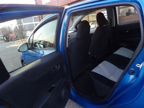 Used 2012 Toyota Yaris LE image 8