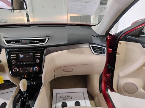 Used 2015 Nissan Rogue S FWD image 67