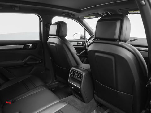 Certified 2021 Porsche Cayenne AWD/4WD image 23