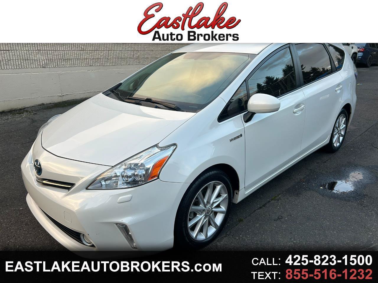 Used 2012 Toyota Prius V Five FWD image 1