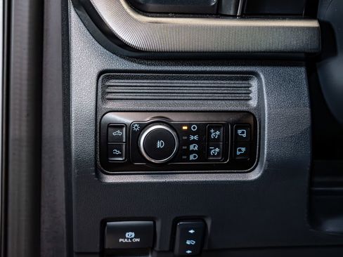 Used 2026 Ford F250 Platinum image 19