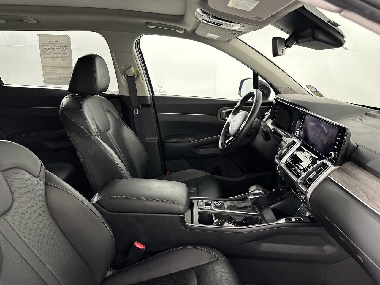 Used 2023 Kia Sorento EX w/ Panoramic Sunroof Package FWD image 12