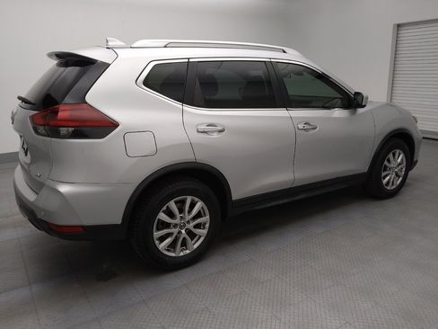 Used 2019 Nissan Rogue SV image 10