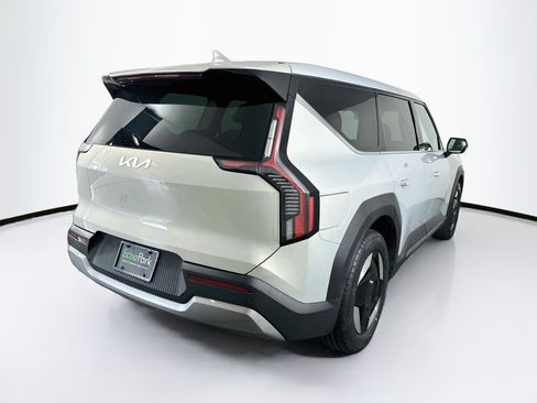 Used 2024 Kia EV9 Light RWD image 9