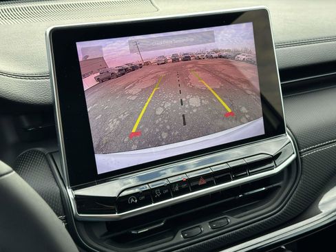 Used 2023 Jeep Compass Latitude w/ Convenience Group image 24