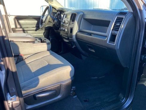 Used 2018 RAM 1500 ST w/ SXT Appearance Group image 19