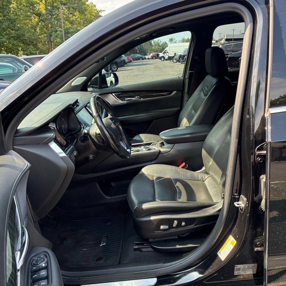 Used 2020 Cadillac XT6 Premium Luxury AWD/4WD image 5